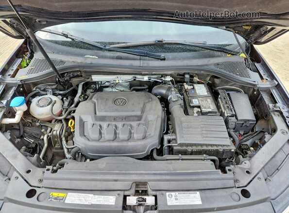 3VV2B7AX8LM089956 2020 VOLKSWAGEN TIGUAN Black ძრავის განყოფილების ხედი