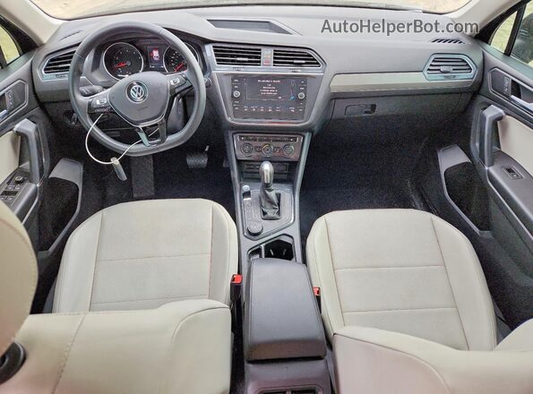 3VV2B7AX8LM089956 2020 VOLKSWAGEN TIGUAN Black წინა პანელის ხედი