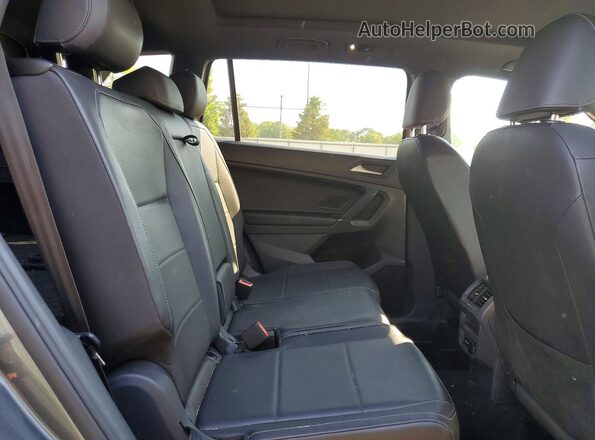 3VV2B7AX8LM158855 2020 VOLKSWAGEN TIGUAN Gray Սալոնի հետևի տեսք