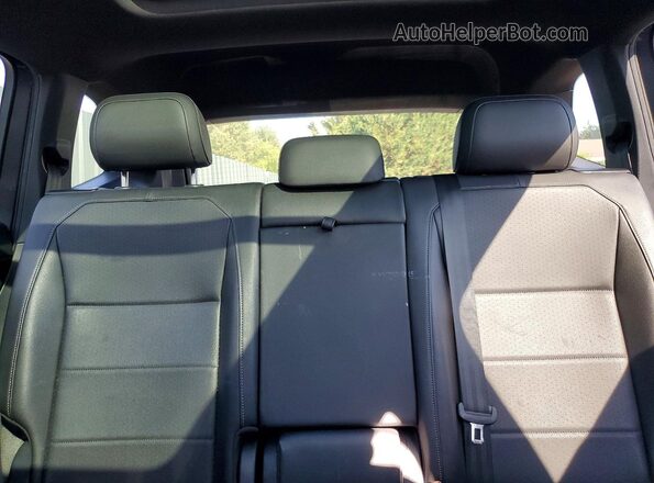 3VV2B7AX8LM158855 2020 VOLKSWAGEN TIGUAN Gray Հետևի նստատեղերի տեսք