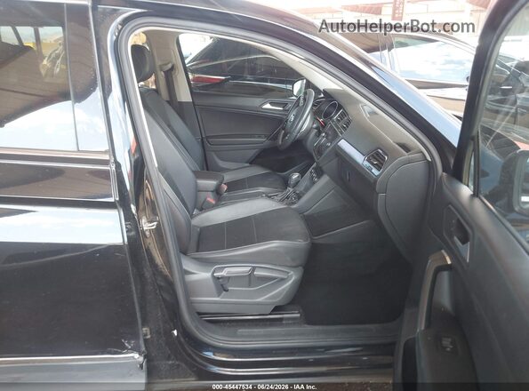 3VV2B7AX8MM048079 2021 VOLKSWAGEN TIGUAN Черный Вид салона спереди