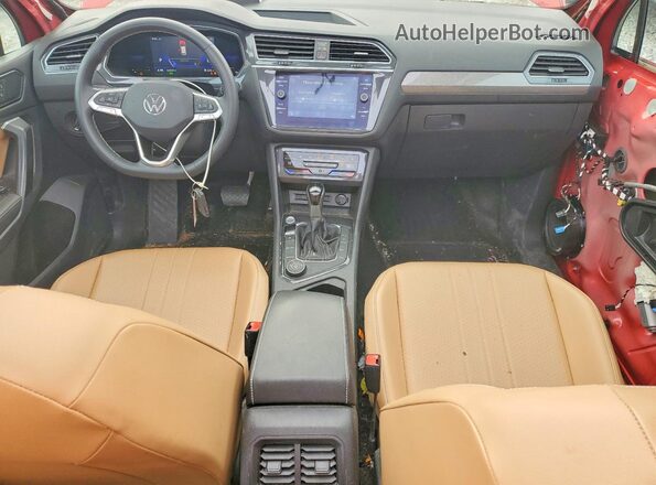 3VV2B7AX8NM125325 2022 VOLKSWAGEN TIGUAN Red წინა პანელის ხედი