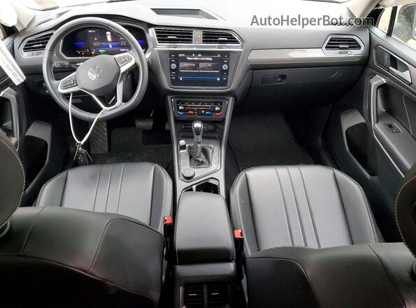 3VV2B7AX8NM129259 2022 VOLKSWAGEN TIGUAN Черный Вид панели приборов