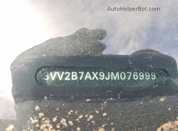 3VV2B7AX9JM076999 2018 VOLKSWAGEN TIGUAN Gray 