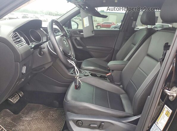 3VV2B7AX9MM103204 2021 VOLKSWAGEN TIGUAN Black Front interior view