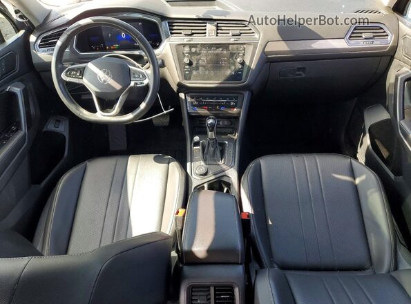 3VV2B7AX9NM037402 2022 VOLKSWAGEN TIGUAN Серебряный 