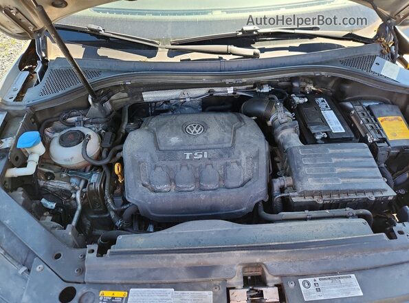 3VV2B7AXXLM102593 2020 VOLKSWAGEN TIGUAN Серебряный Вид подкапотного пространства