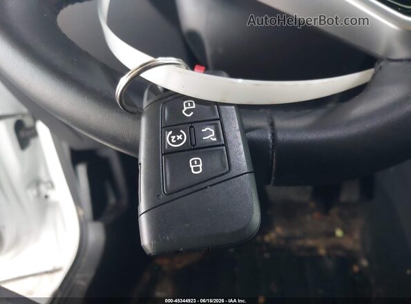 3VV2C7B22SM045532 2025 VOLKSWAGEN TAOS White წინა პანელის ხედი