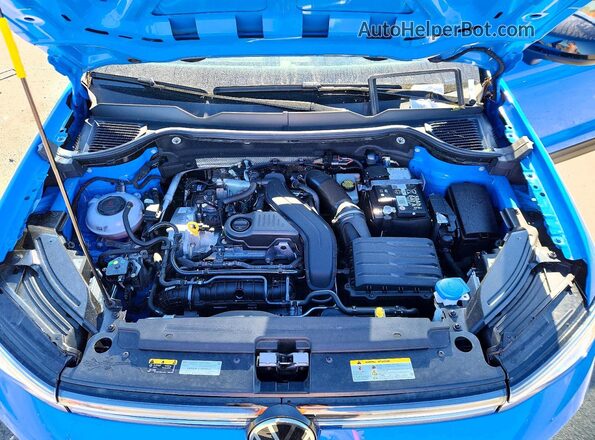 3VV2C7B28SM014317 2025 VOLKSWAGEN TAOS Blue Vista del compartimento del motor