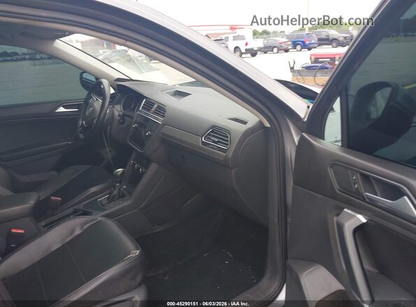 3VV3B7AX0JM003489 2018 VOLKSWAGEN TIGUAN Gray Vista interior delantera