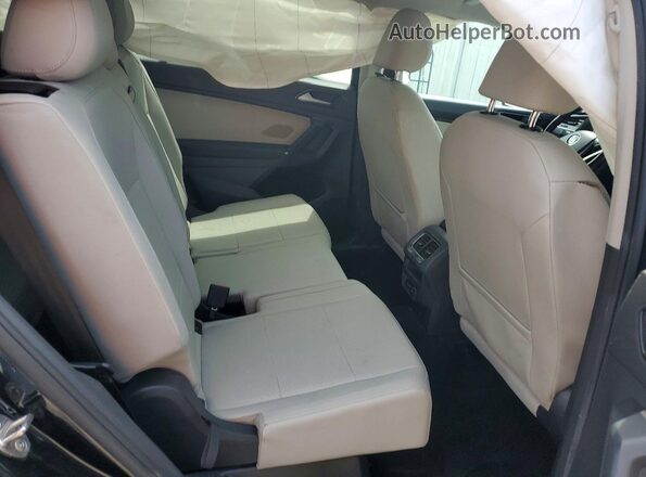 3VV3B7AX0JM128895 2018 VOLKSWAGEN TIGUAN Black 