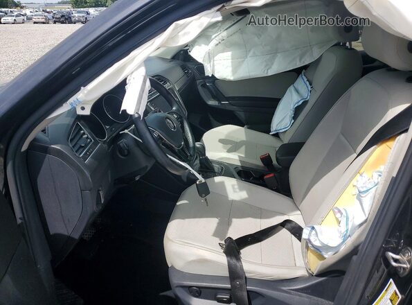 3VV3B7AX0JM128895 2018 VOLKSWAGEN TIGUAN Black 