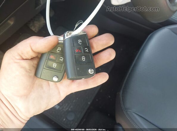 3VV3B7AX0LM145179 2020 VOLKSWAGEN TIGUAN Silver Vista del salpicadero