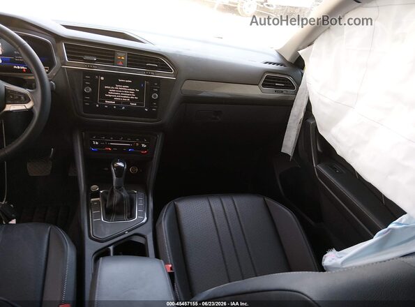 3VV3B7AX0NM038104 2022 VOLKSWAGEN TIGUAN Gray წინა სალონის ხედი
