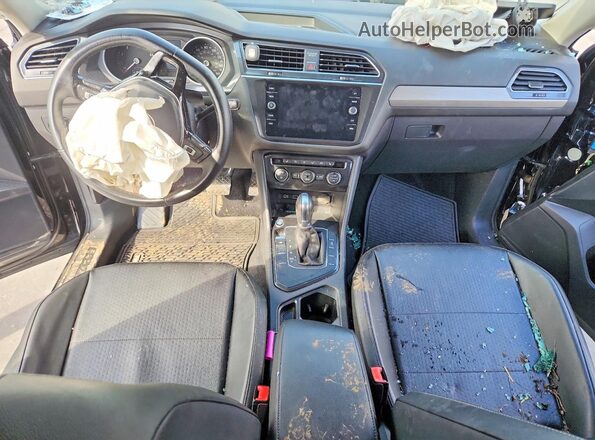 3VV3B7AX1JM008748 2018 VOLKSWAGEN TIGUAN Black Dashboard view