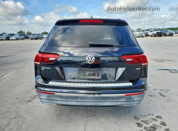 3VV3B7AX1JM008748 2018 VOLKSWAGEN TIGUAN Black Rear view