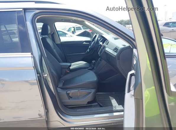 3VV3B7AX1KM155931 2019 VOLKSWAGEN TIGUAN Gray Widok wnętrza z przodu