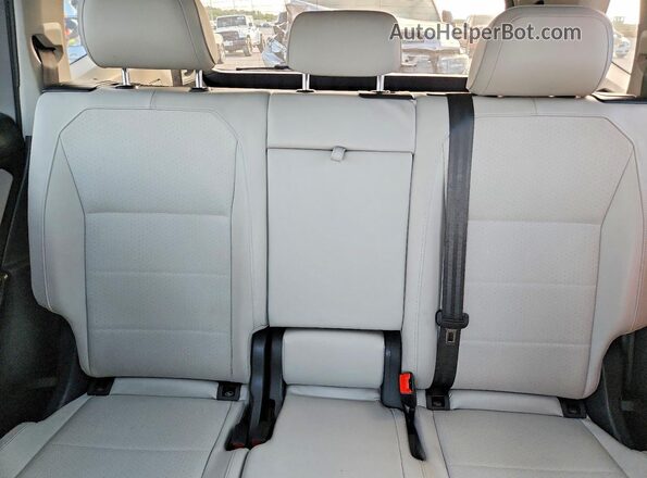 3VV3B7AX1LM092900 2020 VOLKSWAGEN TIGUAN Silver Հետևի նստատեղերի տեսք