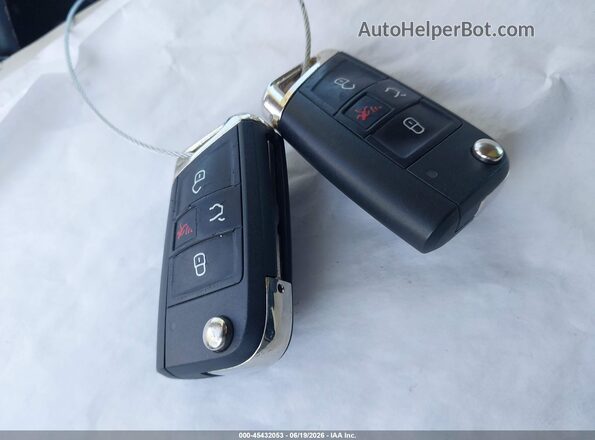 3VV3B7AX1MM090601 2021 VOLKSWAGEN TIGUAN Gray Вид панелі приладів