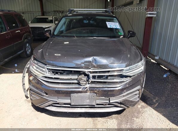 3VV3B7AX1NM082144 2022 VOLKSWAGEN TIGUAN Black უკანა სალონის ხედი