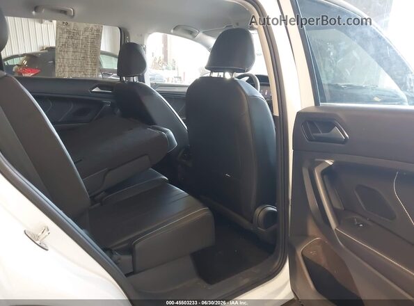 3VV3B7AX1RM115570 2024 VOLKSWAGEN TIGUAN White Vista de la etiqueta del VIN