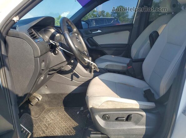 3VV3B7AX2MM031363 2021 VOLKSWAGEN TIGUAN Белый Вид салона спереди