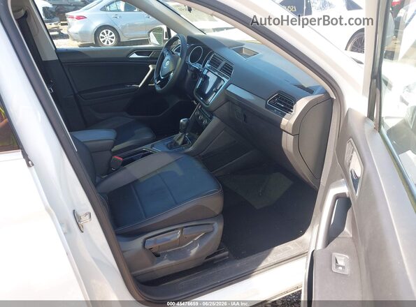3VV3B7AX2MM080224 2021 VOLKSWAGEN TIGUAN White Vista interior delantera