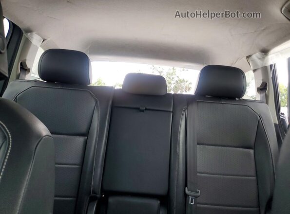 3VV3B7AX2MM112864 2021 VOLKSWAGEN TIGUAN Silver Հետևի նստատեղերի տեսք