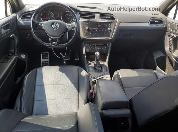 3VV3B7AX2MM117675 2021 VOLKSWAGEN TIGUAN Silver Vista del salpicadero