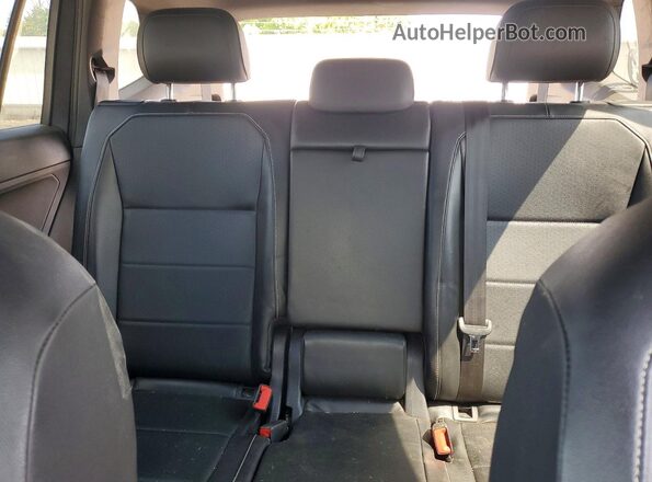 3VV3B7AX2MM117675 2021 VOLKSWAGEN TIGUAN Silver Vista de los asientos traseros