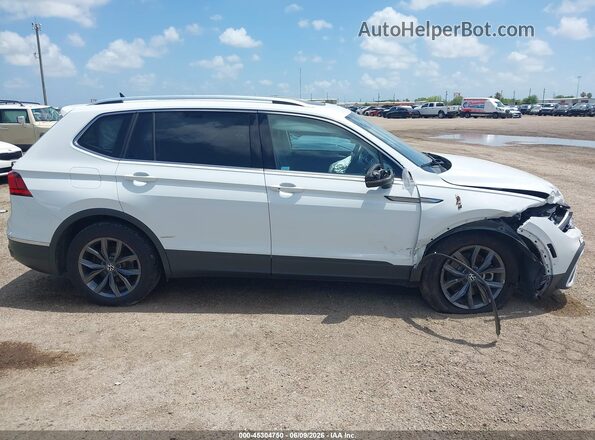 3VV3B7AX2NM080225 2022 VOLKSWAGEN TIGUAN White Widok wnętrza z tyłu