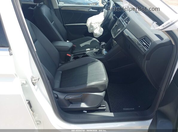 3VV3B7AX2NM080225 2022 VOLKSWAGEN TIGUAN White Widok wnętrza z przodu