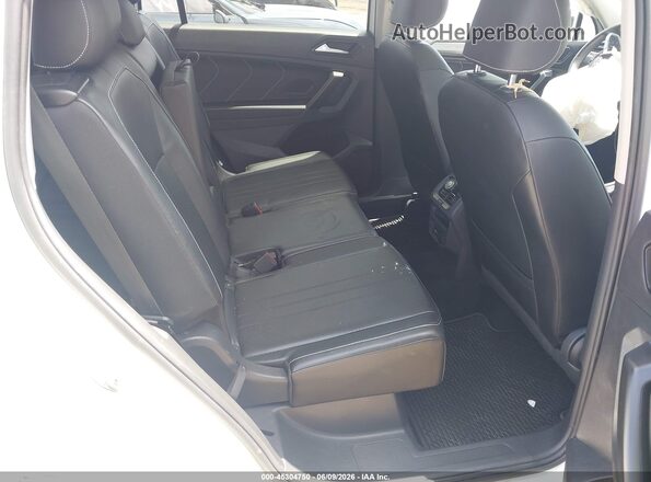 3VV3B7AX2NM080225 2022 VOLKSWAGEN TIGUAN White Widok naklejki z numerem VIN