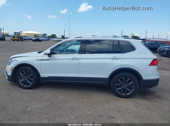 3VV3B7AX2NM080225 2022 VOLKSWAGEN TIGUAN White Widok wnętrza 360 stopni