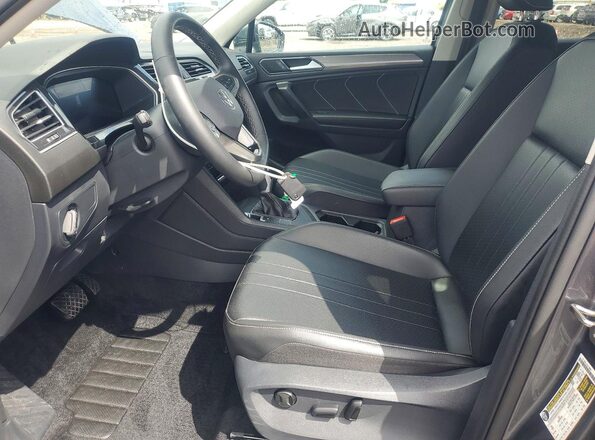 3VV3B7AX2RM113858 2024 VOLKSWAGEN TIGUAN Серый Вид салона спереди