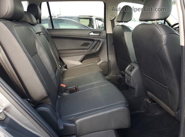 3VV3B7AX3JM185477 2018 VOLKSWAGEN TIGUAN Серый 