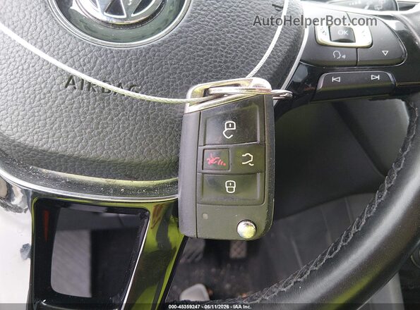 3VV3B7AX3JM188007 2018 VOLKSWAGEN TIGUAN Silver 