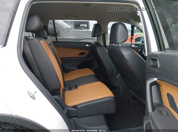 3VV3B7AX3KM005657 2019 VOLKSWAGEN TIGUAN White VIN კოდის სტიკერის ხედი