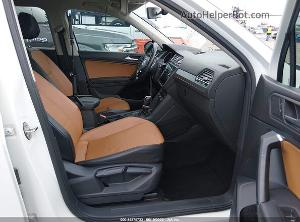3VV3B7AX3KM005657 2019 VOLKSWAGEN TIGUAN White წინა სალონის ხედი