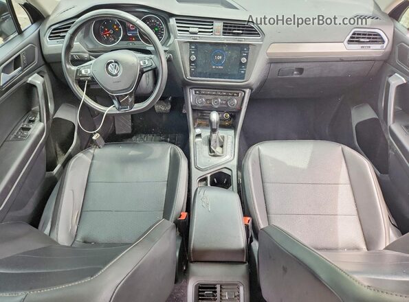 3VV3B7AX3MM105955 2021 VOLKSWAGEN TIGUAN Black Առջևի վահանակի տեսք