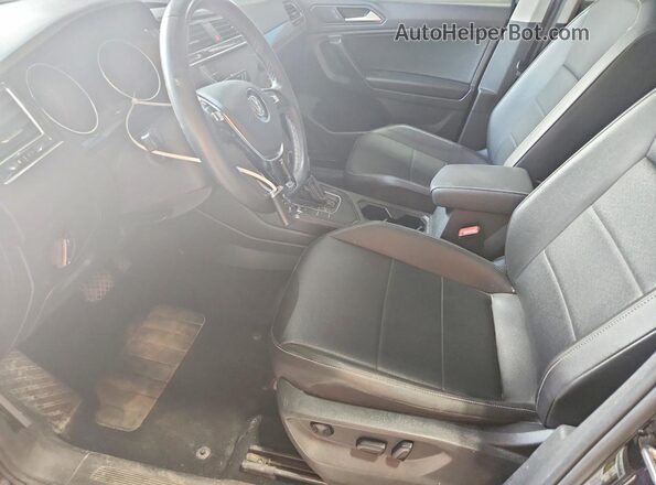 3VV3B7AX3MM113456 2021 VOLKSWAGEN TIGUAN Black Սալոնի դիմացի տեսք