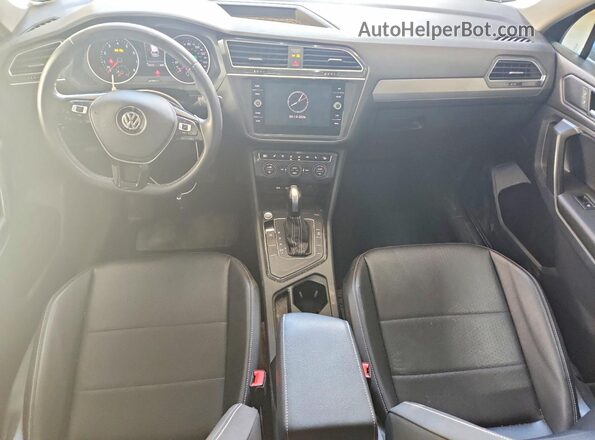 3VV3B7AX3MM113456 2021 VOLKSWAGEN TIGUAN Black Առջևի վահանակի տեսք
