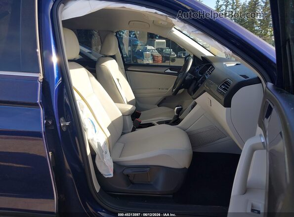 3VV3B7AX3NM118285 2022 VOLKSWAGEN TIGUAN Blue Вид салону спереду
