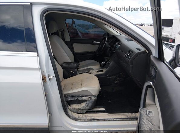 3VV3B7AX4JM008386 2018 VOLKSWAGEN TIGUAN Gray Widok wnętrza z przodu