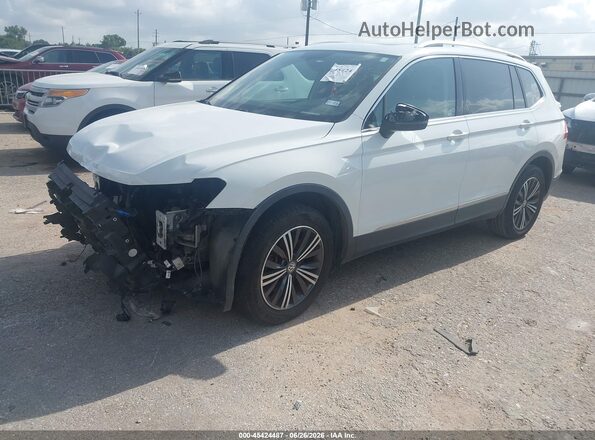 3VV3B7AX4JM015581 2018 VOLKSWAGEN TIGUAN White Front left