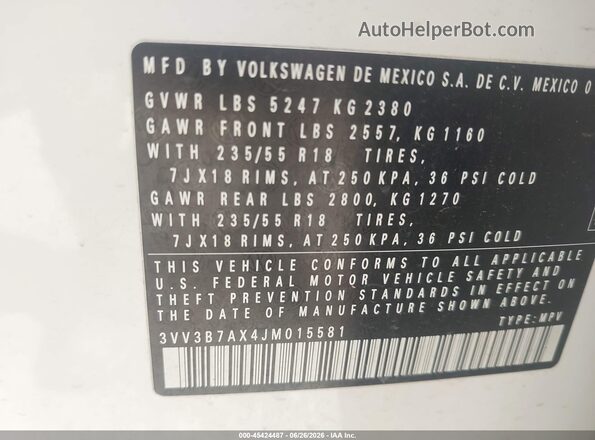 3VV3B7AX4JM015581 2018 VOLKSWAGEN TIGUAN White Engine compartment view
