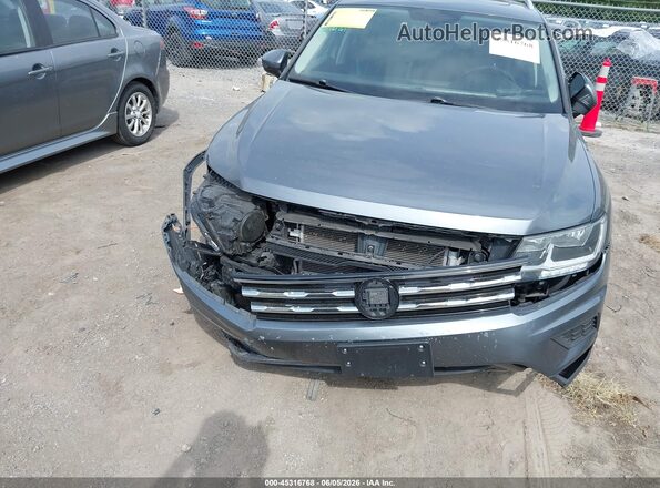 3VV3B7AX4JM119925 2018 VOLKSWAGEN TIGUAN Gray Front view