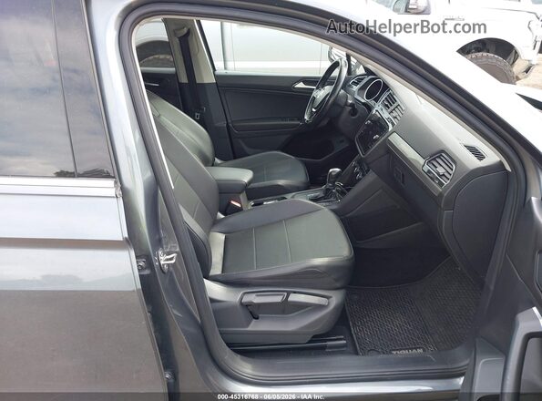 3VV3B7AX4JM119925 2018 VOLKSWAGEN TIGUAN Gray Front interior view