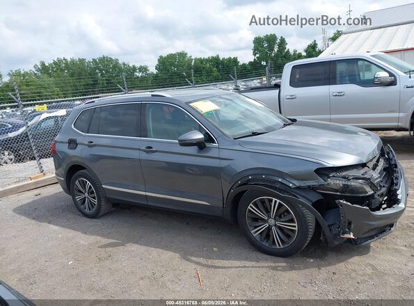 3VV3B7AX4JM119925 2018 VOLKSWAGEN TIGUAN Gray Rear interior view