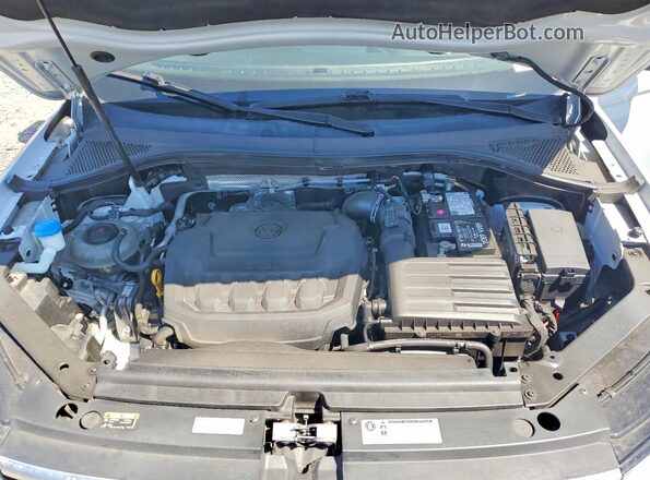 3VV3B7AX4JM194138 2018 VOLKSWAGEN TIGUAN Silver Widok wnętrza z tyłu